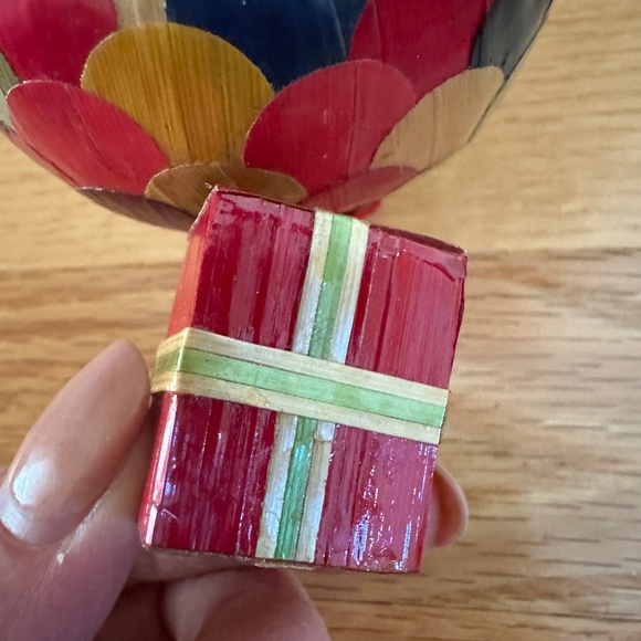 Vintage Wood Veneer Christmas Tree Ornaments Balloon Santa Parachute Church - Picture 12 of 16